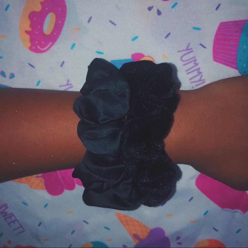 ♡ FINAL SALE ♡ void scrunchie set